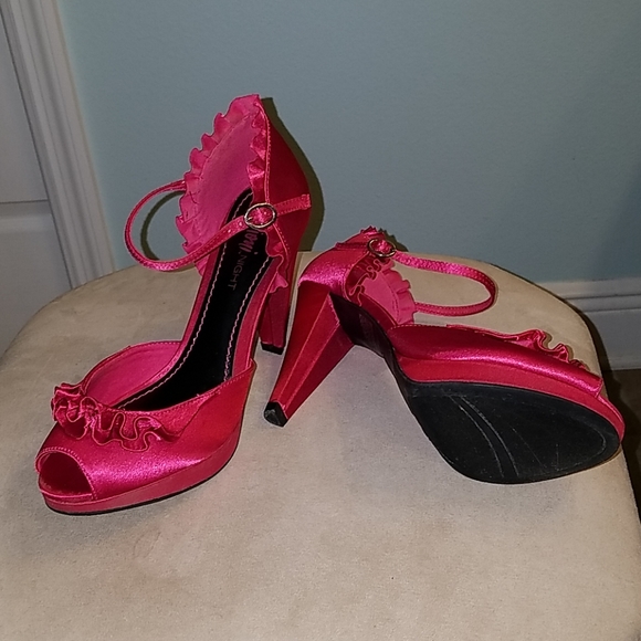 Hot pink satin stilettos high heels 6.5 - Picture 3 of 4